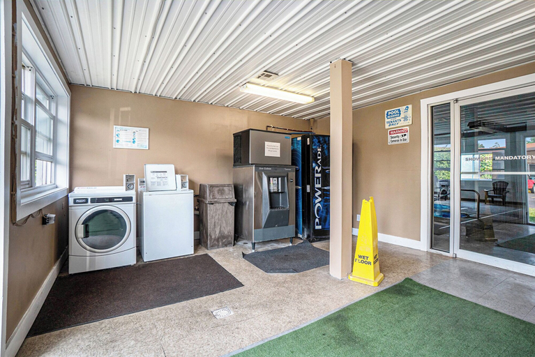 Others 5, Great Lakes Inn and Suites, Van Buren