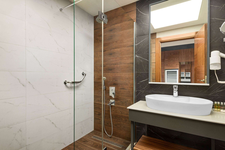 Bathroom 4, Ramada Plaza by Wyndham Samsun, Merkez