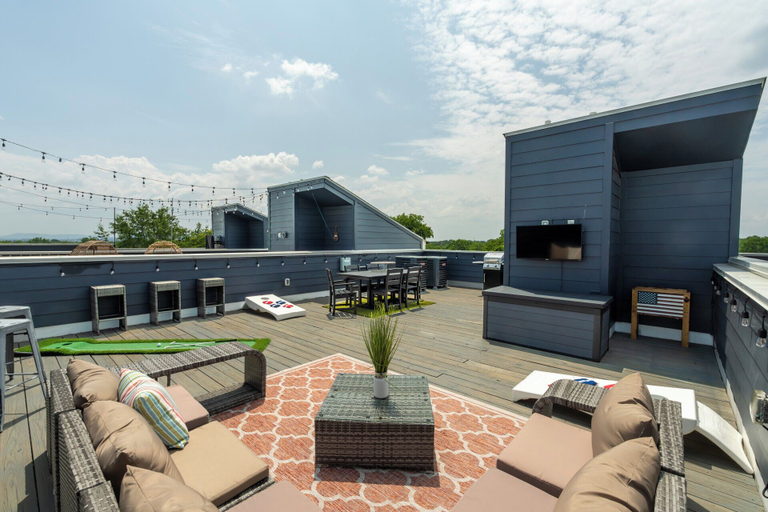 Others 1, Nashville Oasis, Davidson