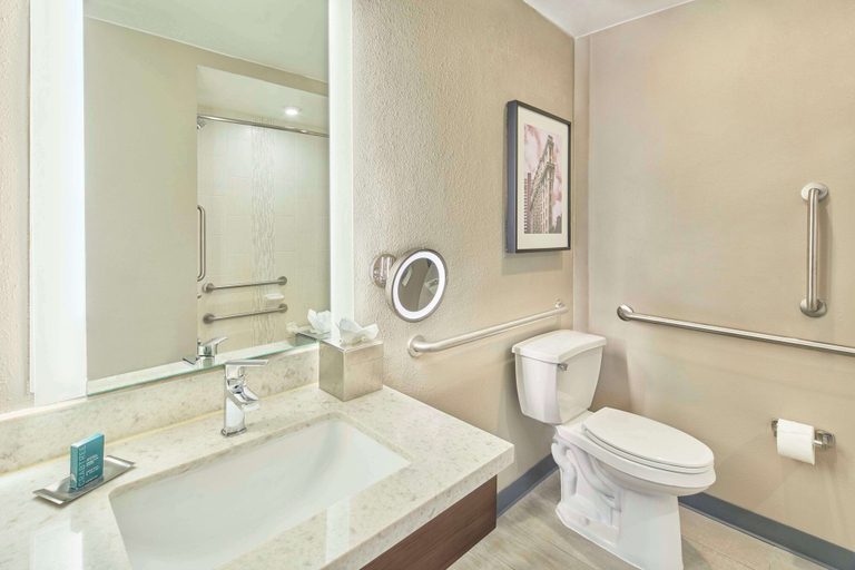 Bathroom 5, DoubleTree by Hilton Atlanta - Alpharetta, Fulton
