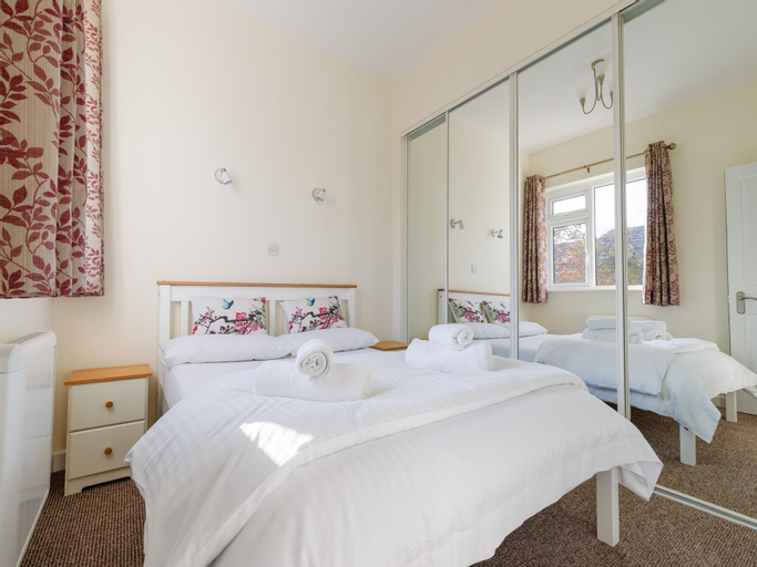 Bedroom 2, Sea Road Apartments, Bournemouth