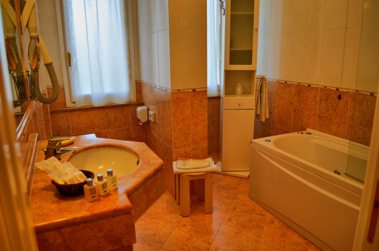 Bedroom 3, La Riserva di Castel d'Appio, Imperia