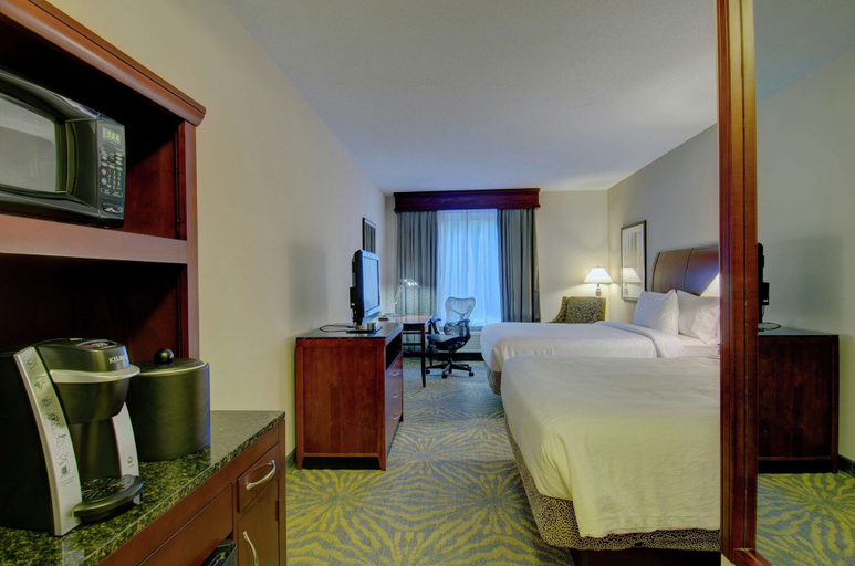 Bedroom 3, Hilton Garden Inn Norwalk, Fairfield