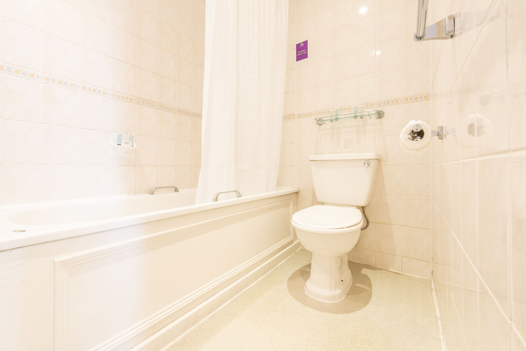 Bathroom 3, The Dene Hotel, Cheshire West and Chester