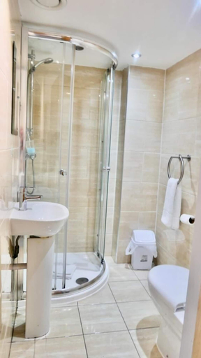 Bathroom 4, Printworks Hotel, Sefton