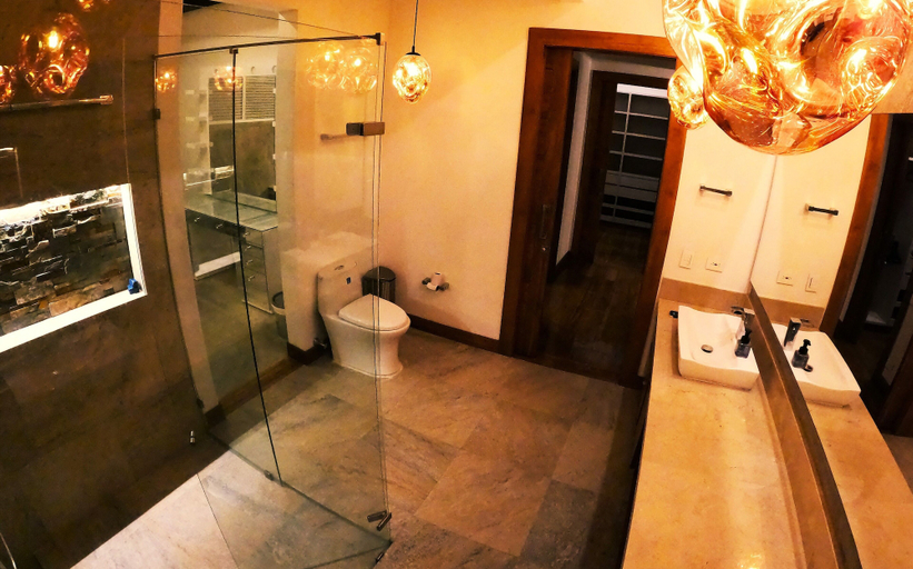 Bathroom, Llano Grande, Rionegro