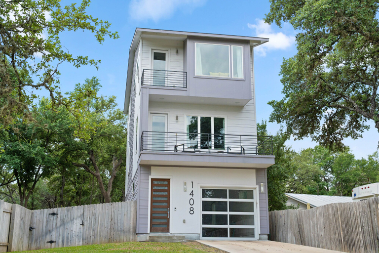 Exterior & Views, Cloud Castle, Travis