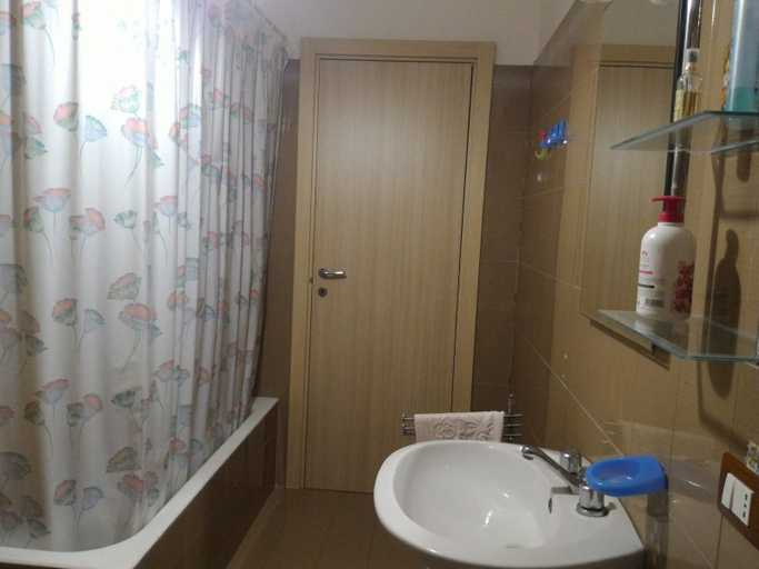Bathroom 2, Onde e Gabbiani, Taranto