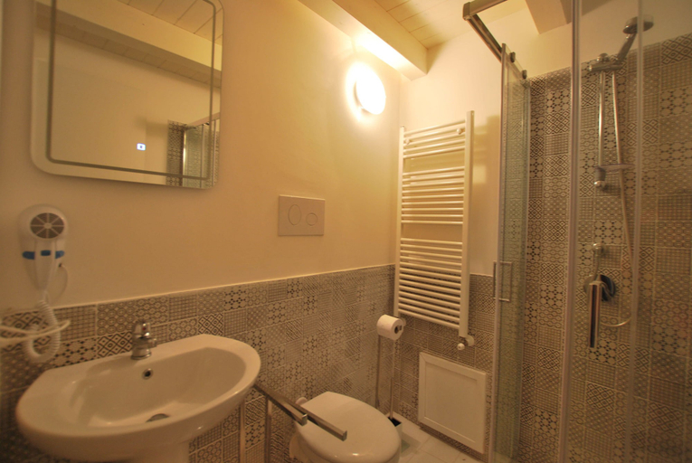 Bathroom 3, Discesa Delle Capre, Palermo