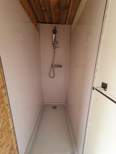 Bathroom 4, Double Decker Bus on an Alpaca Farm Sleeps 8, Devon