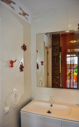 Bathroom 3, Casa Hermosa, Málaga
