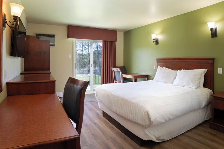 Bedroom 2, Hotel Marineau Mattawin, Mékinac