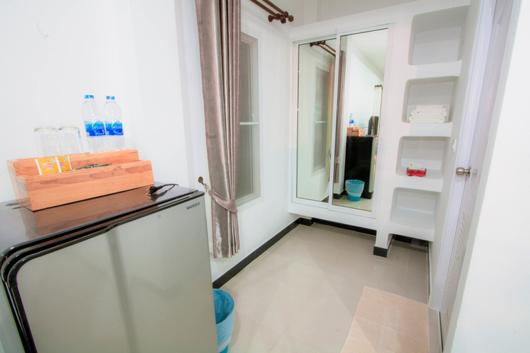 Bathroom 4, Baan Opun Garden Resort, Hua Hin