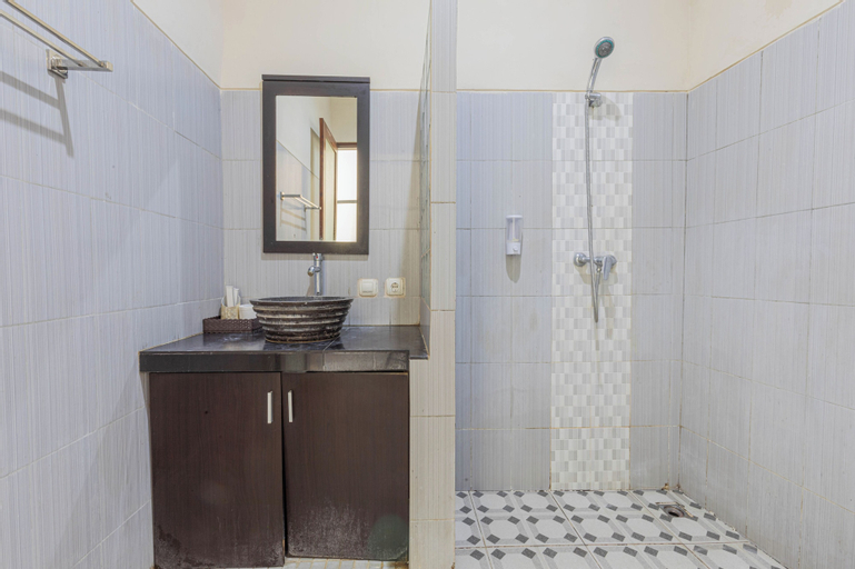 Bathroom 6