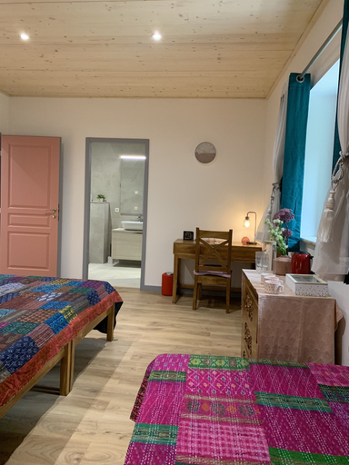 Bedroom 3, Chambres d'Hôtes Sanskriti, Haute-Savoie