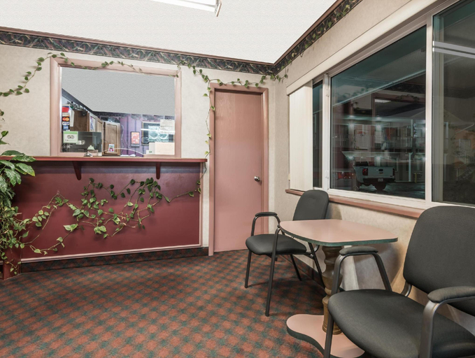 Others 5, Knights Inn - Ottawa, KS, Franklin