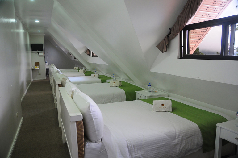 Bedroom 2, Mines View Park Hotel, Baguio City
