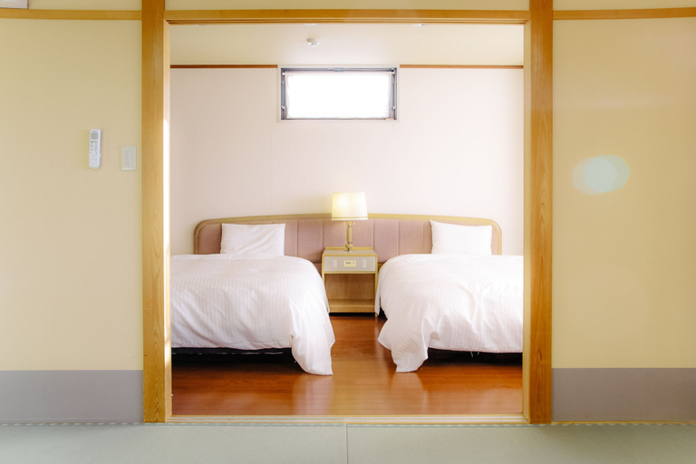 Bedroom 2, Kaiyuutei, Shirahama