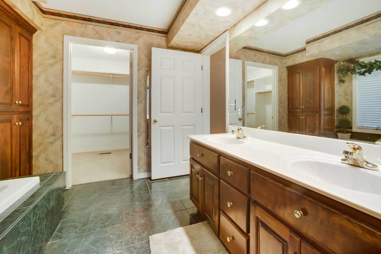 Bathroom 4, Home in Bella Vista with Deck and Lake Windsor Views!, Benton