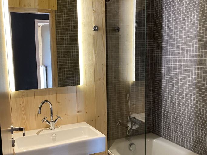 Bathroom 4, Lagrange Vacances L'Ecrin du Badet, Hautes-Pyrénées