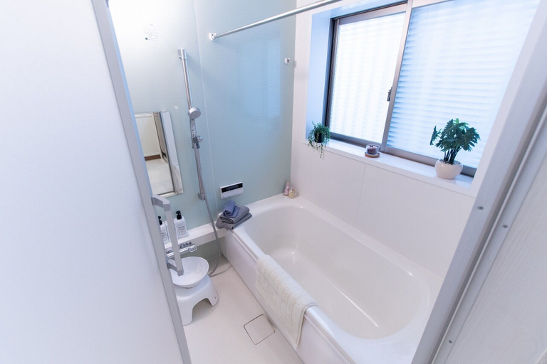 Bathroom 4, And Koenji, Suginami