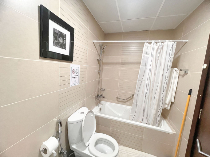 Bathroom 5, Cosmos Living Goldcrest Executive, Dubai