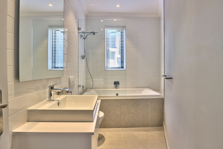 Bathroom, Warwick Mansions 7, City of Cape Town