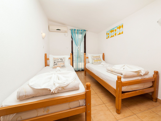 Others 5, Apartments Viktorija