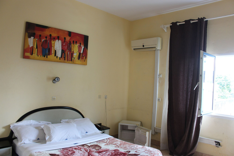 Bedroom 2, Hotel Beausejour Mirabel, Wouri