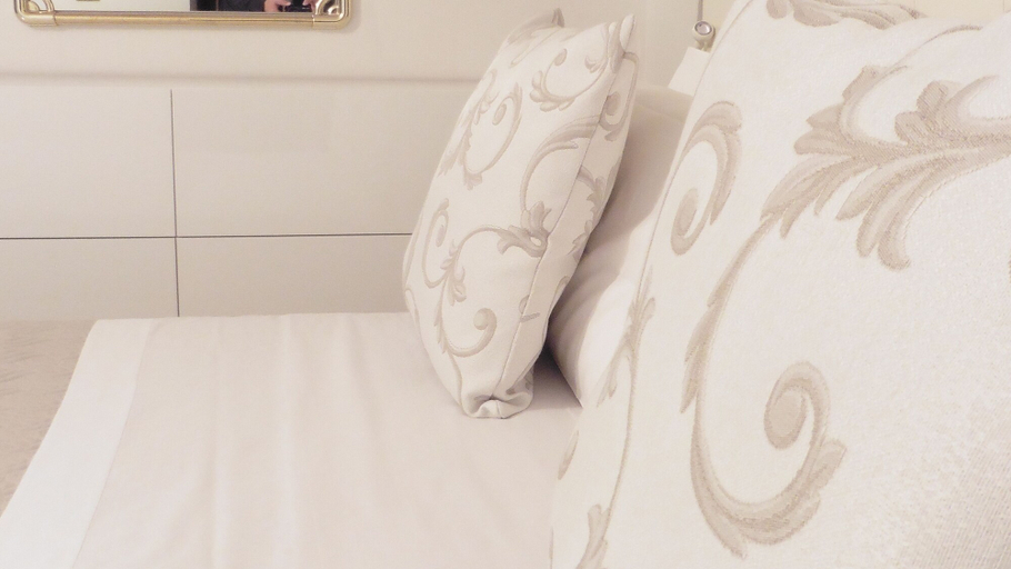 Bedroom 3, Tirreno Beachfront Apartments, Massa Carrara