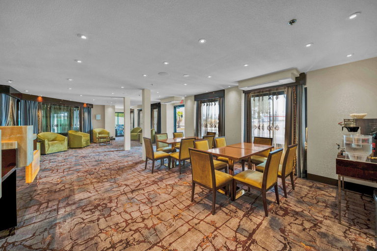 Food & Drinks 5, Baymont by Wyndham Anderson, Shasta
