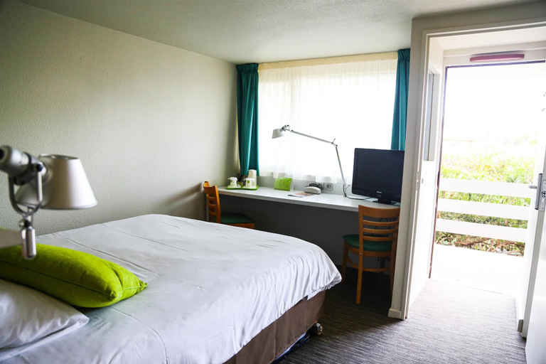 Bedroom 4, Campanile Narbonne, Aude