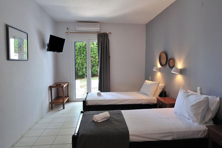 Bedroom 3, Anamar Skiathos Hotel, Thessaly