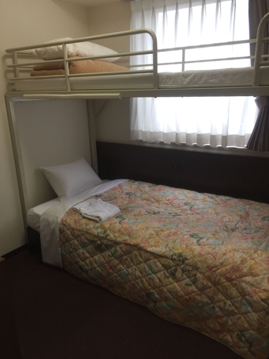 Bedroom 4, Osaka Academia, Osaka