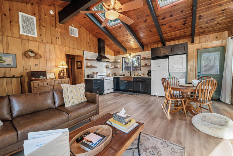 Others 5, The Oasis Chalet, San Bernardino