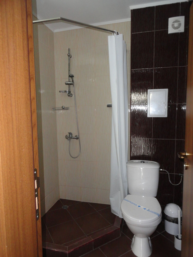 Bathroom 4, Cantilena Complex, Nesebar