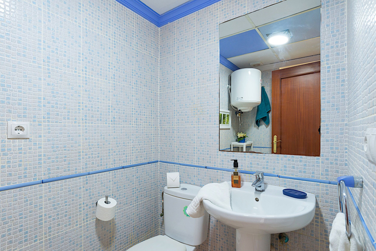 Bathroom 2, The Mirrors Studio CityCenter, Málaga