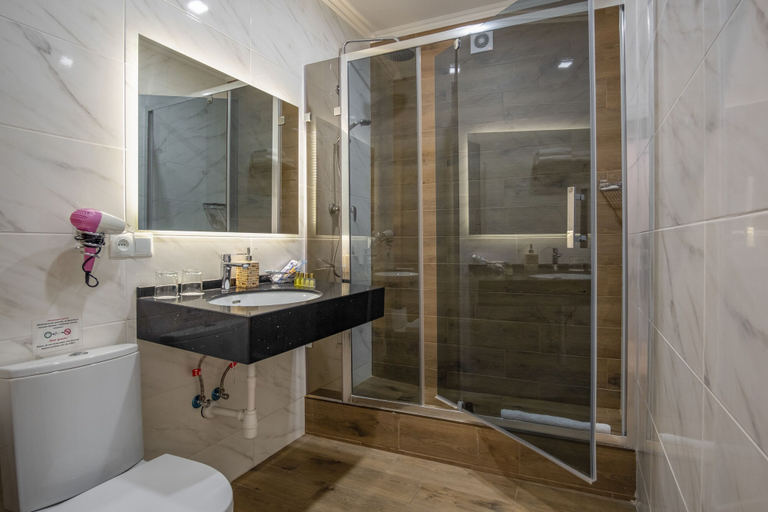 Bathroom 4, Boomerang Boutique Hotel, Odes'ka