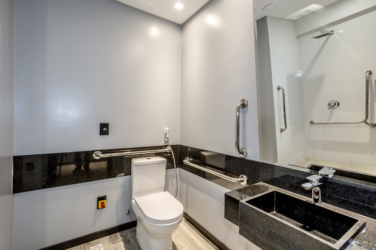 Bathroom 5, Tri Hotel Premium Itapema, Itapema