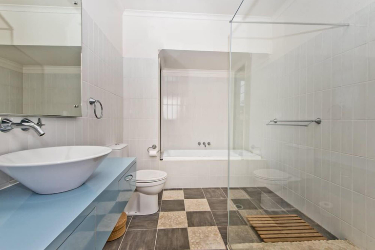 Bathroom 3, Moreton View, Moreton Island