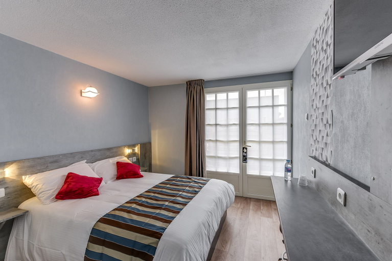 Bedroom 3, ConfortT Hotel Thouars, Deux-Sèvres