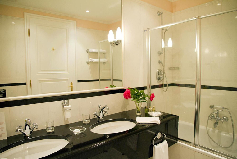Bathroom 5, Gróf Degenfeld Castle Hotel **** Superior, Tokaji