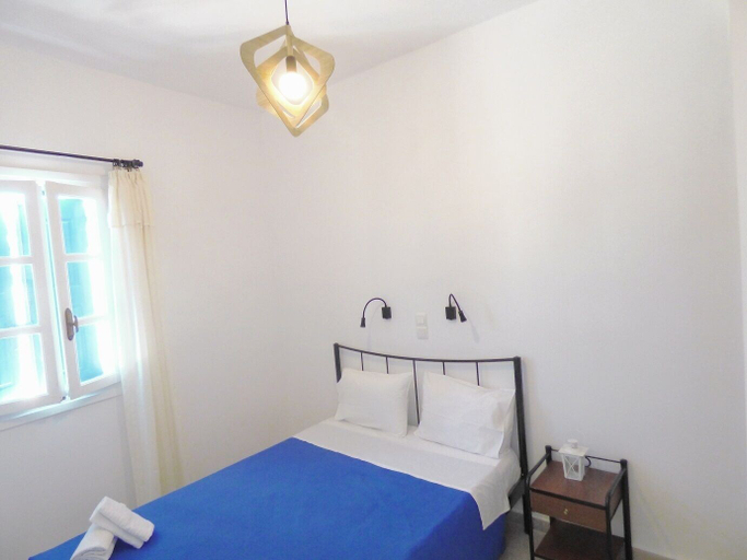 Bedroom 2, Famprikas house in Mykonos, South Aegean