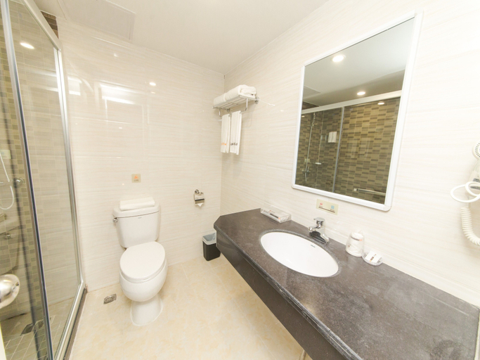 Bathroom 5, J Tour Inn, Dongguan