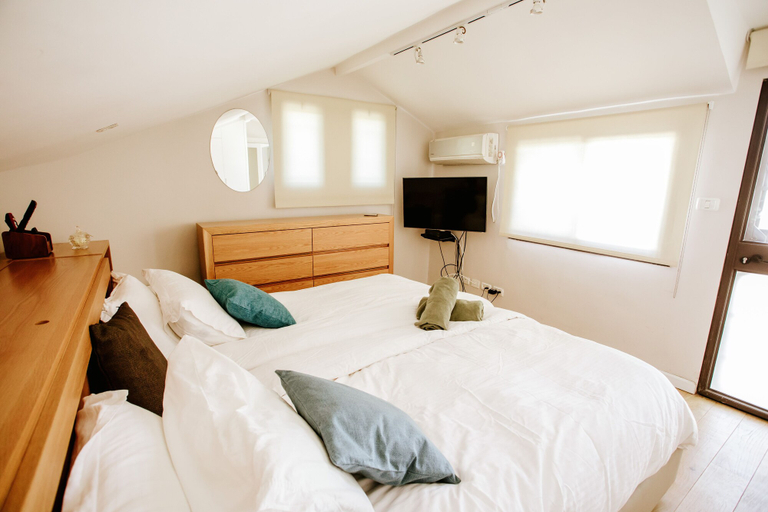Bedroom 4, Luxury Triplex In Jerusalem Center