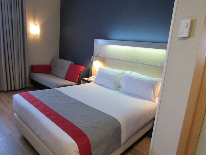 Bedroom 5, Holiday Inn Express MADRID - RIVAS by IHG, Madrid