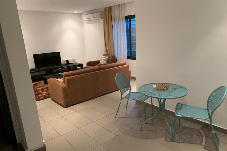 Others 1, Guest House T2, Abidjan