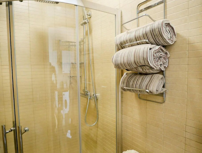 Bathroom, Newly Refurbished Modern Apt 10, Bristol