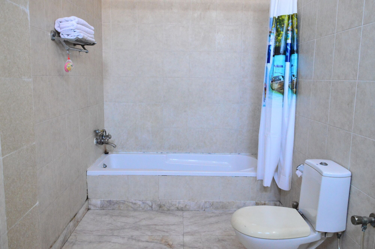 Bathroom 4, Hotel Amer View, Jaipur