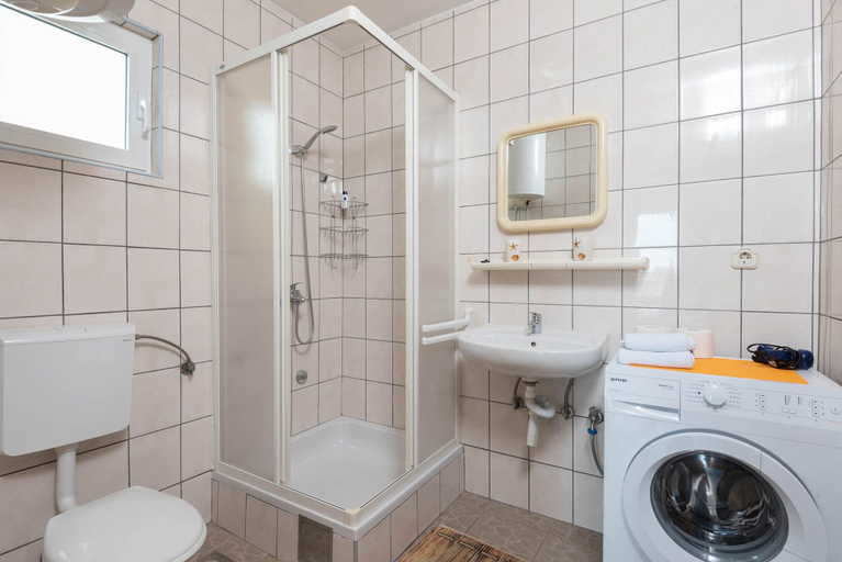 Bathroom 3, Apartments Mare, Orebić